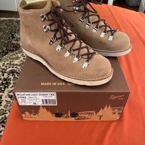 Danner Mountain Light Desert Tan